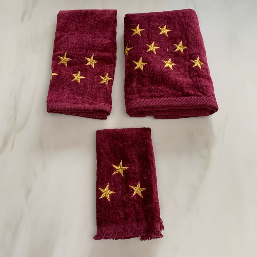 NWOT Vintage Towel Set
